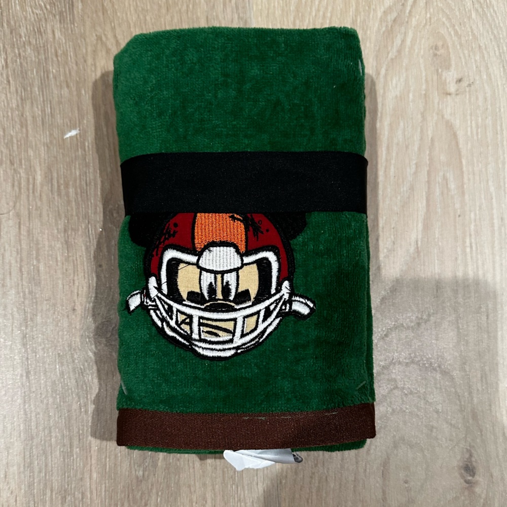 NWT Mickey Football 2 Set Hand Towels - Picture 3 of 3